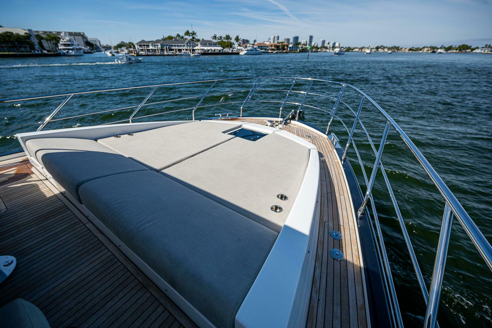 Slide: The Image of Azimut S7 2019 - 4997161