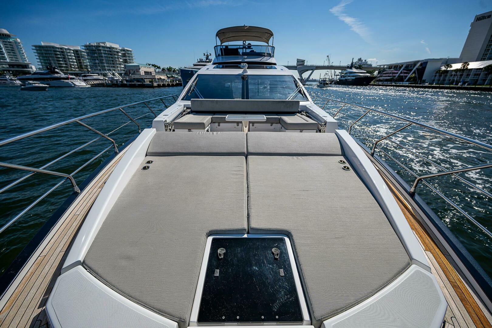 Slide: The Image of Azimut S7 2019 - 4997164