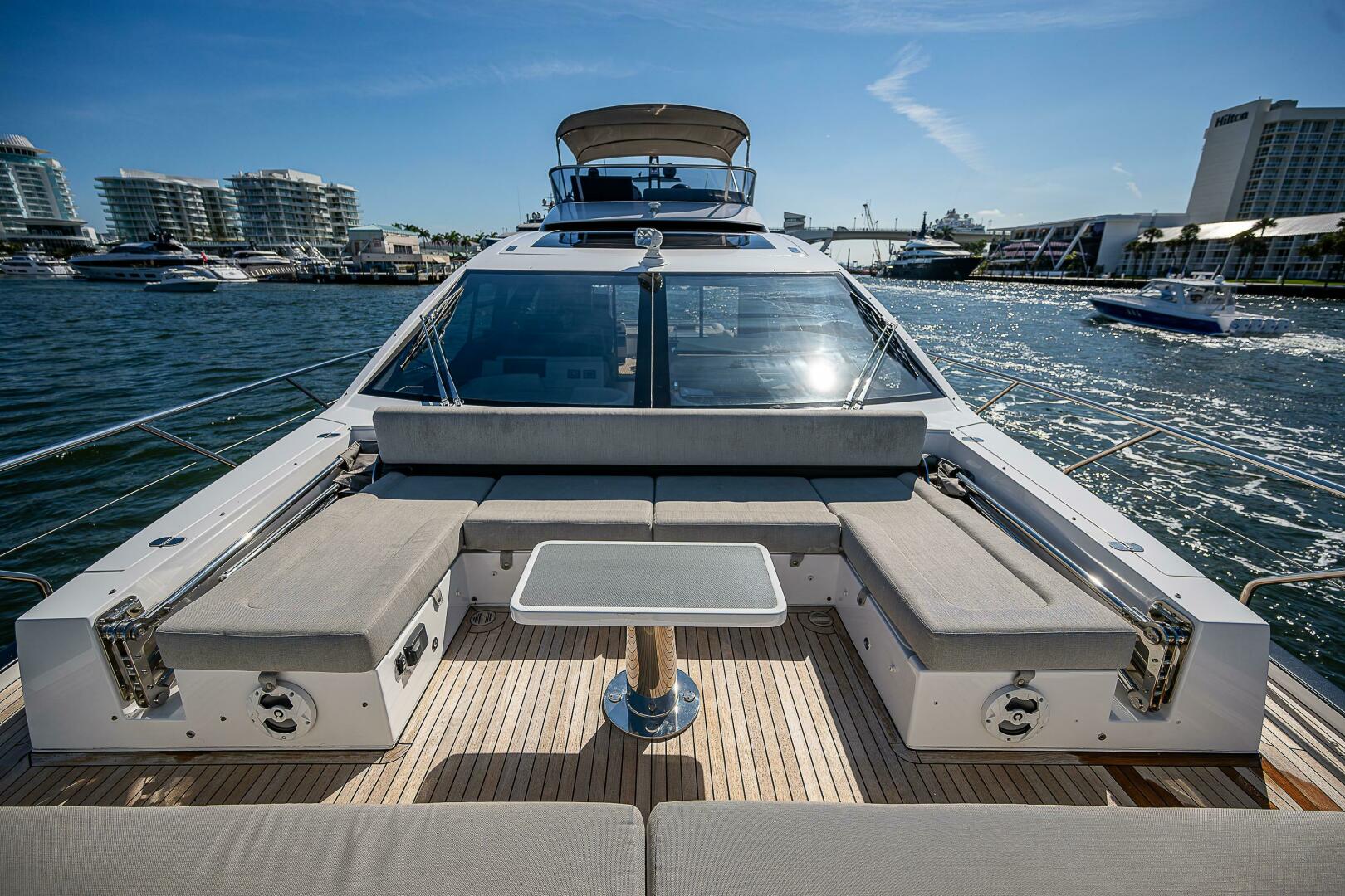 Slide: The Image of Azimut S7 2019 - 4997165