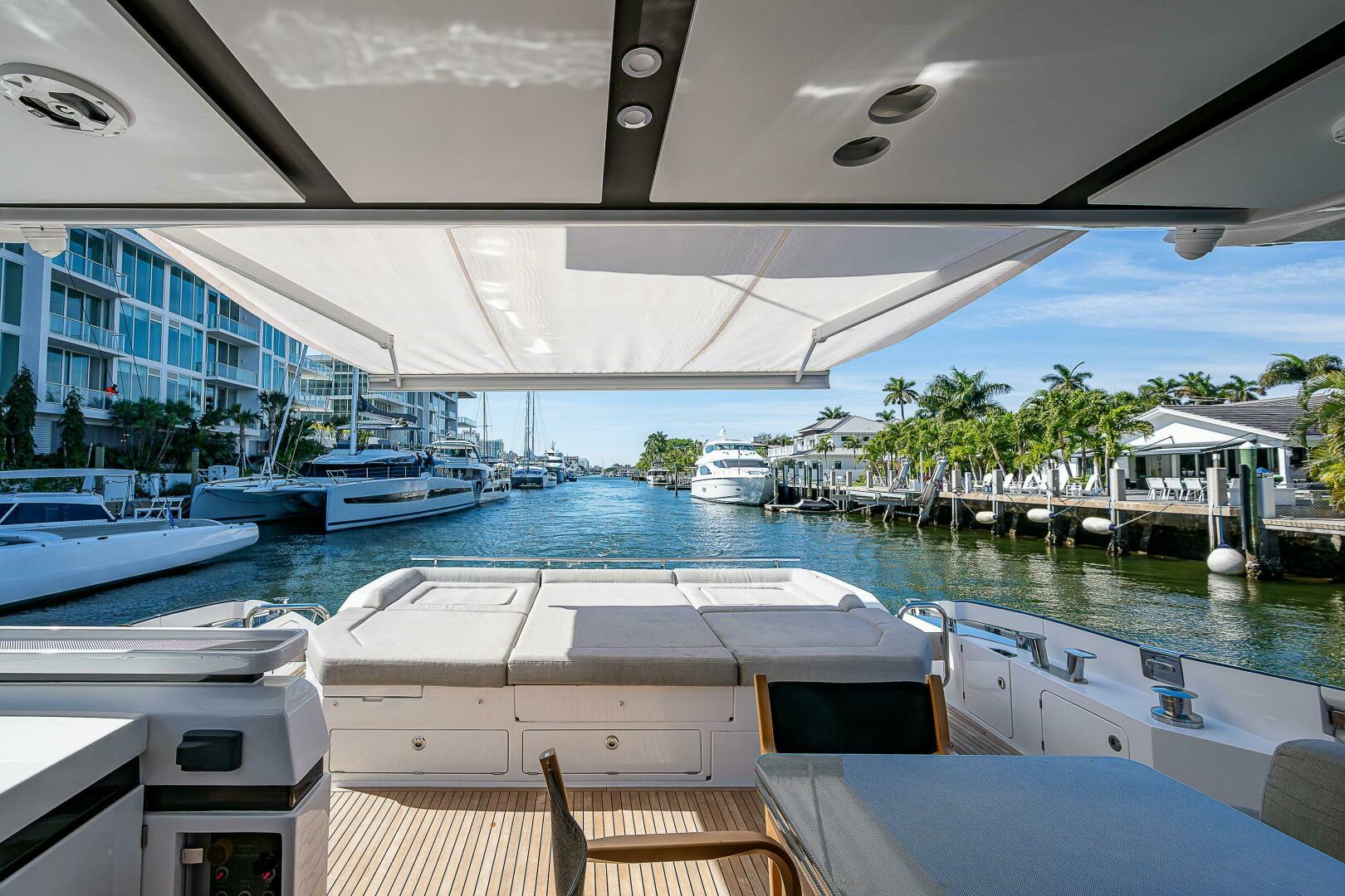 Slide: The Image of Azimut S7 2019 - 4997175