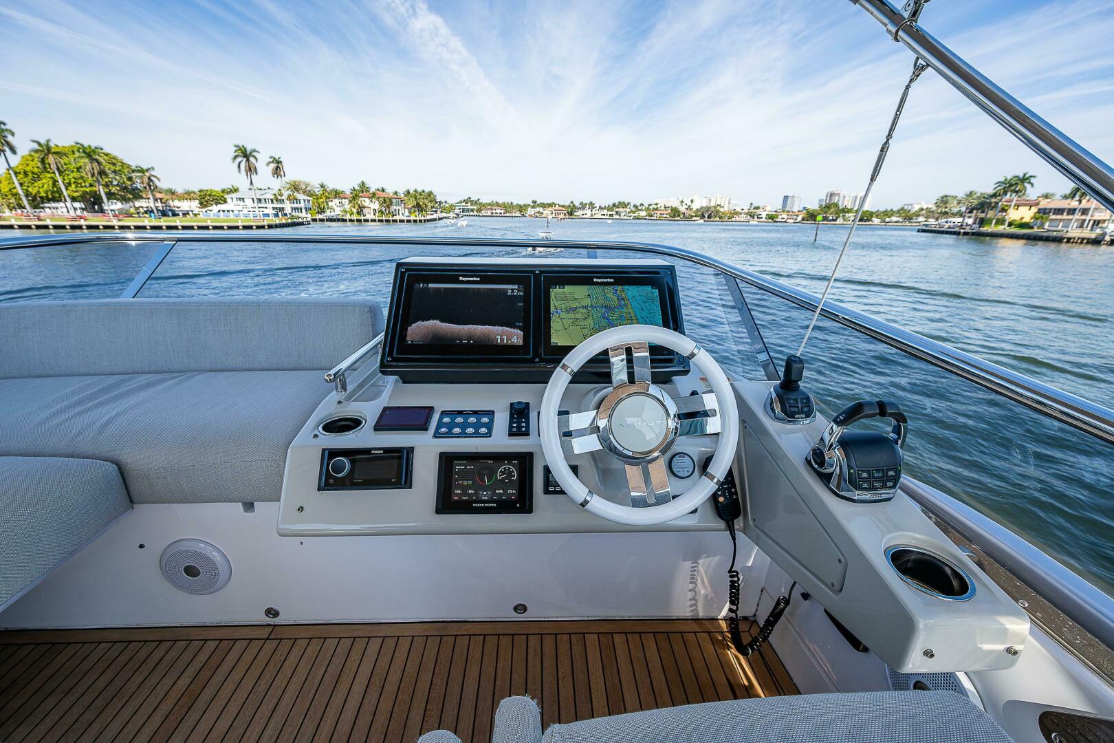 Slide: The Image of Azimut S7 2019 - 4997178