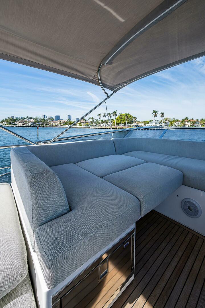 Slide: The Image of Azimut S7 2019 - 4997180