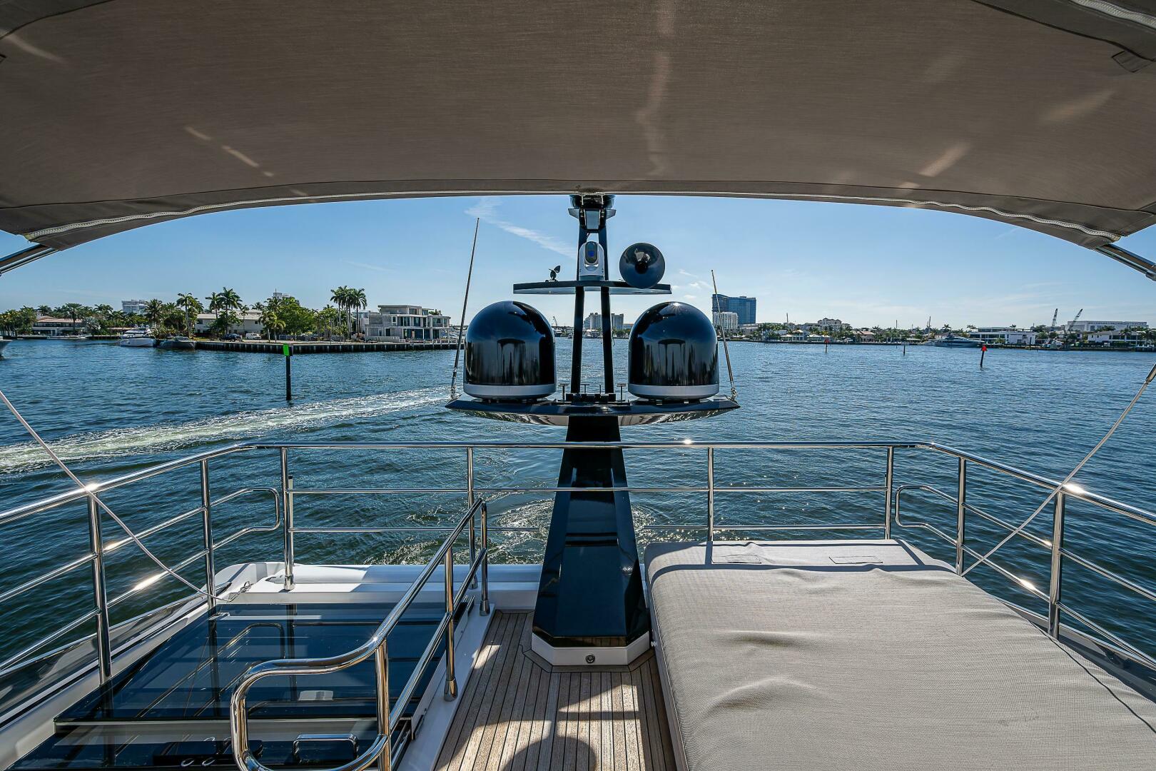 Slide: The Image of Azimut S7 2019 - 4997184