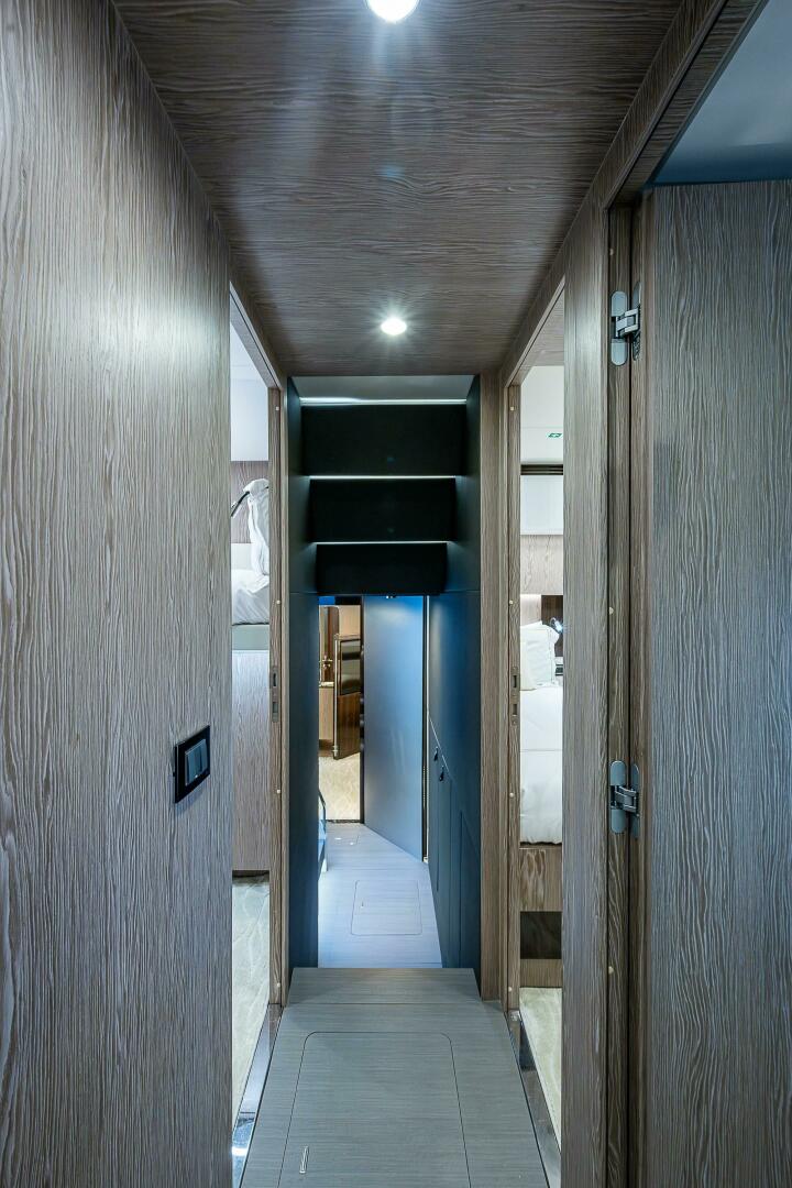 Slide: The Image of Azimut S7 2019 - 4997202