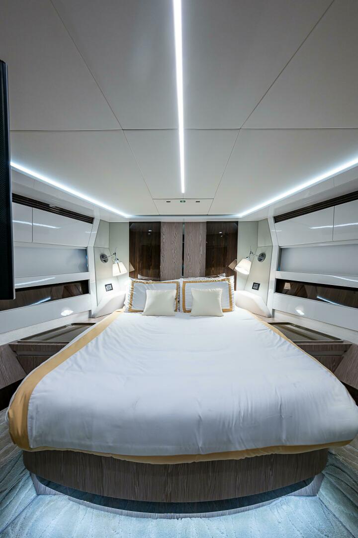 Slide: The Image of Azimut S7 2019 - 4997221