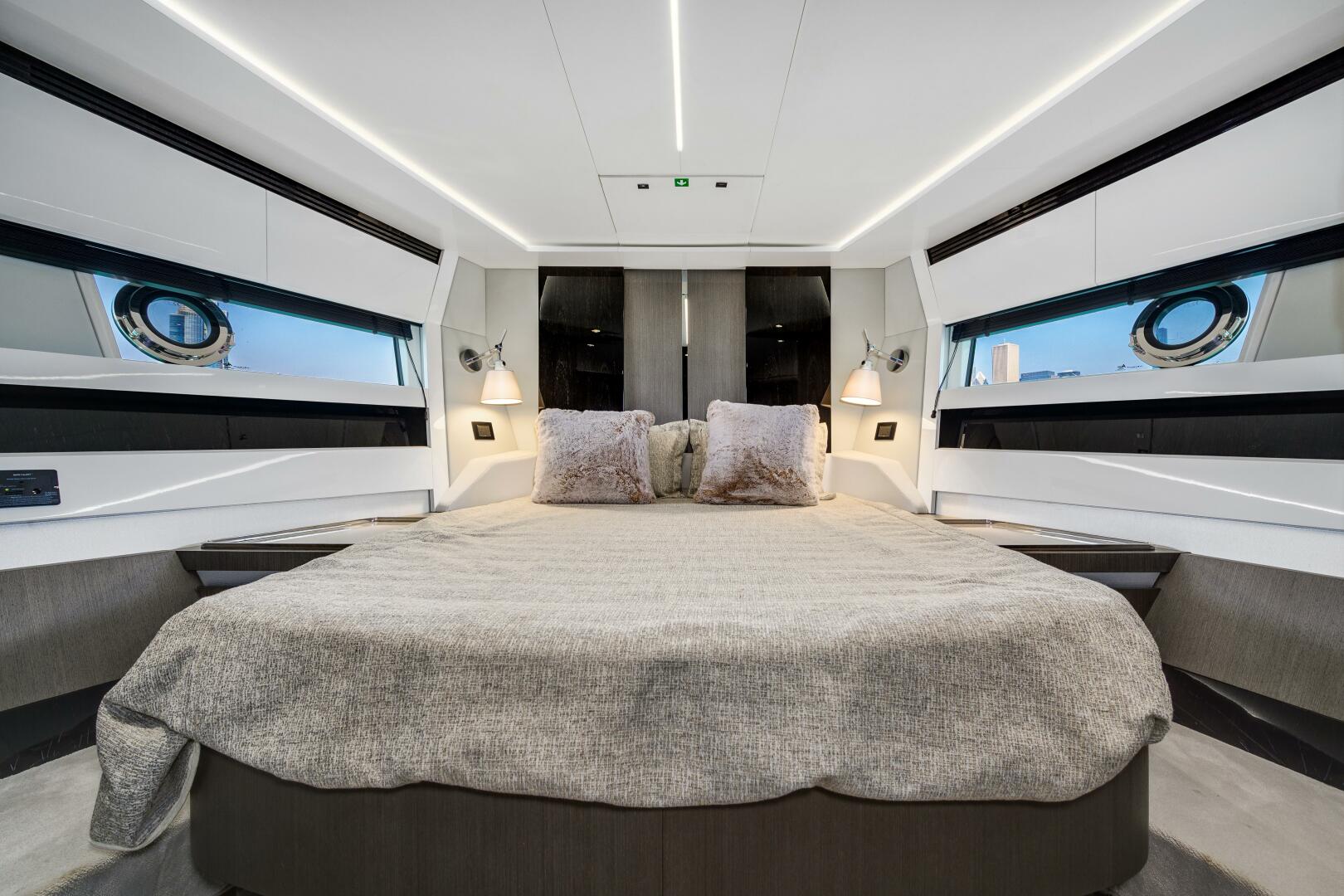 Slide: The Image of Azimut S7 2019 - 5411820