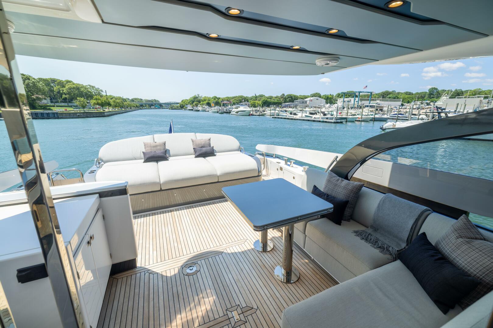 Slide: The Image of Azimut S7 For Sale - SECOND CHANCE - 5416524