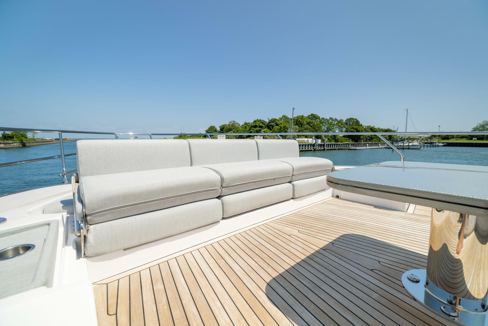 Slide: The Image of Azimut S7 For Sale - SECOND CHANCE - 5416550
