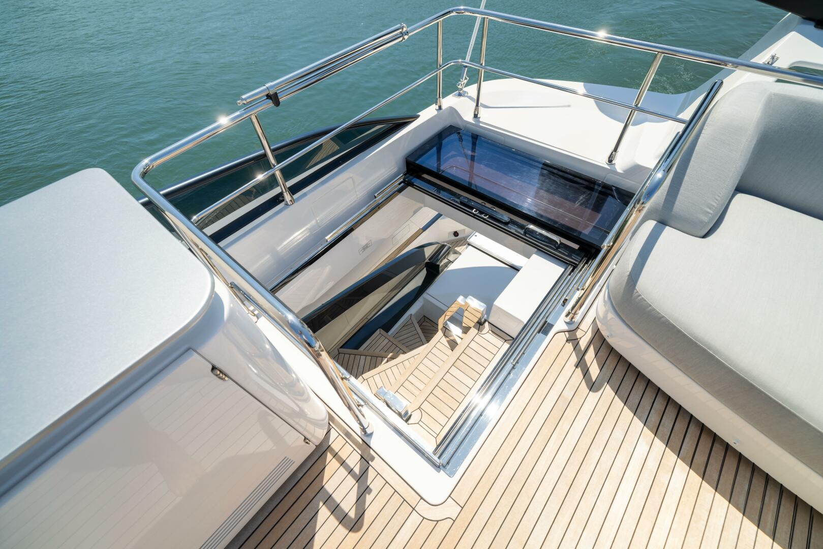 Slide: The Image of Azimut S7 For Sale - SECOND CHANCE - 5416554