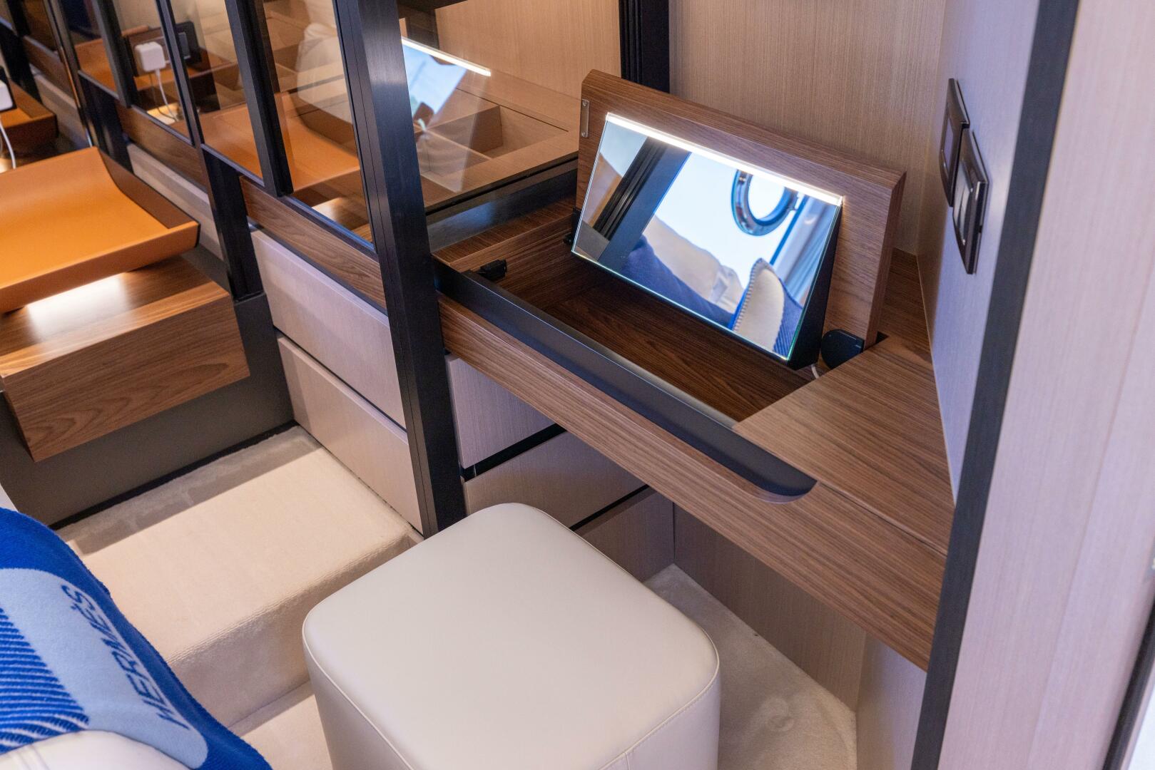 Slide: The Image of Azimut S7 For Sale - SECOND CHANCE - 5416601