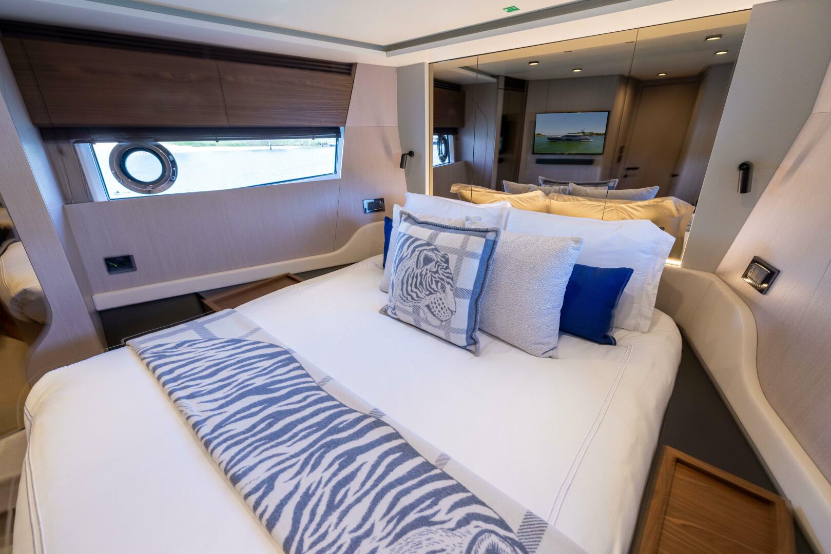 Slide: The Image of Azimut S7 For Sale - SECOND CHANCE - 5416650