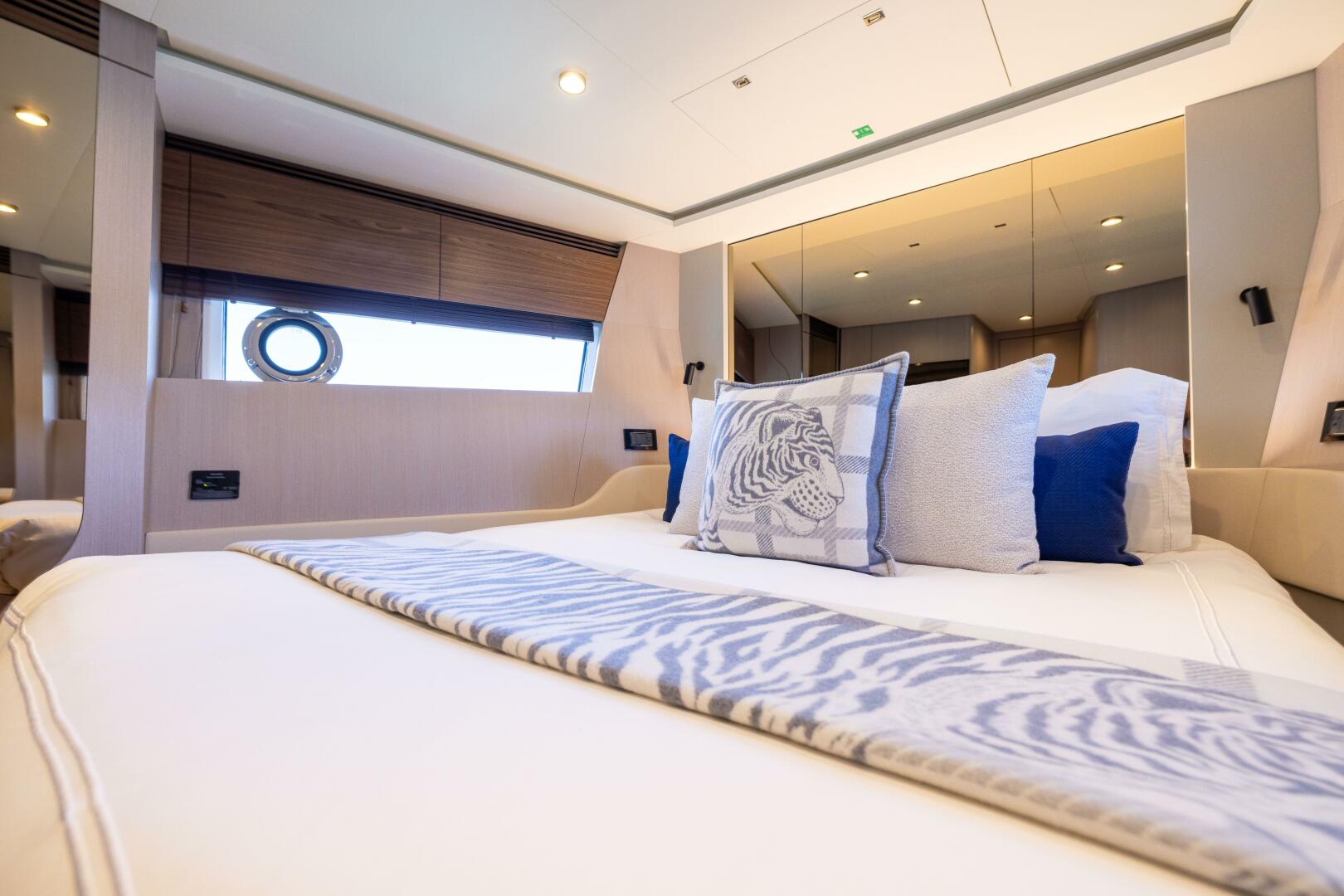 Slide: The Image of Azimut S7 For Sale - SECOND CHANCE - 5416651