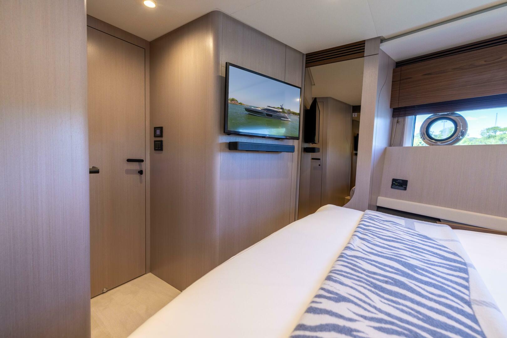 Slide: The Image of Azimut S7 For Sale - SECOND CHANCE - 5416652