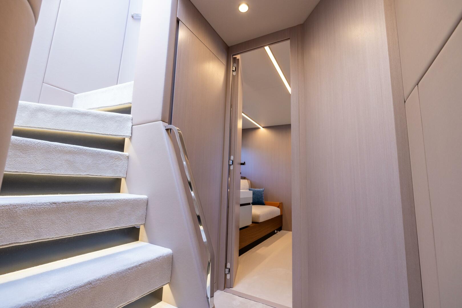 Slide: The Image of Azimut S7 For Sale - SECOND CHANCE - 5416655