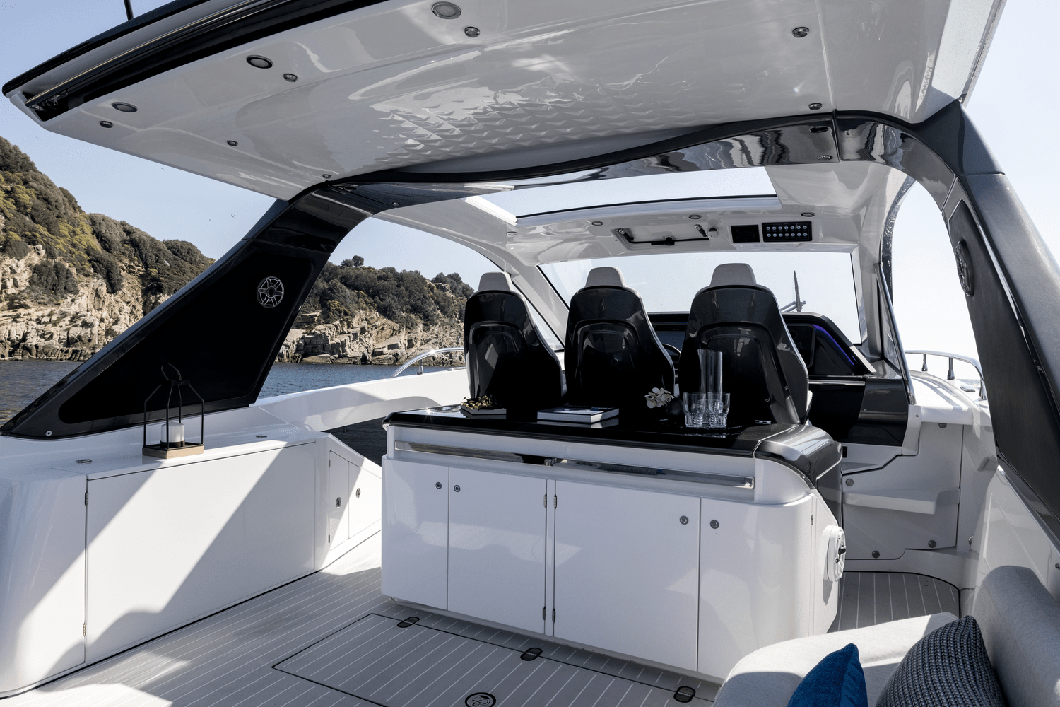 Slide: The Image of Azimut Verve 42 2024 - 13