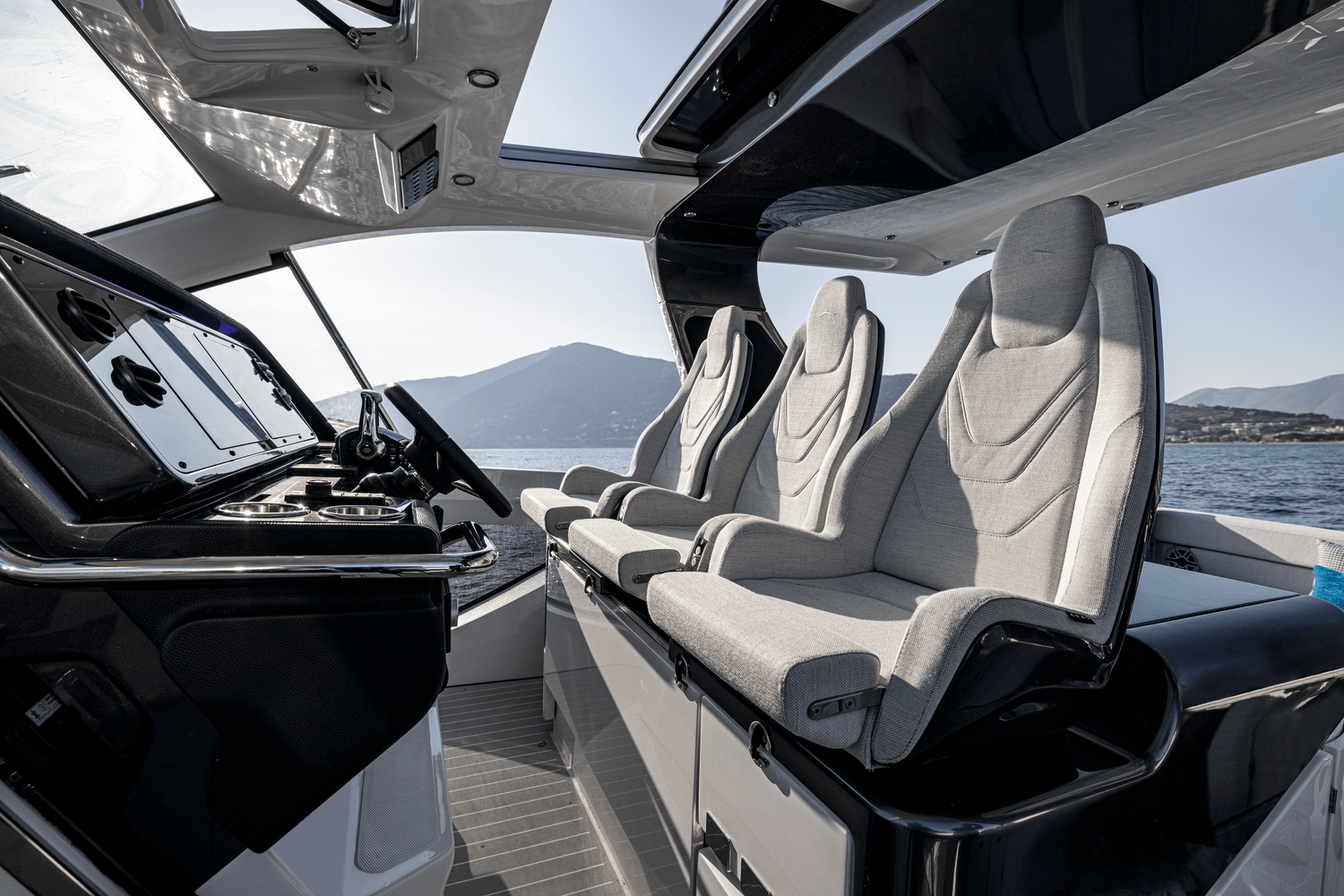 Slide: The Image of Azimut Verve 42 2024 - 29