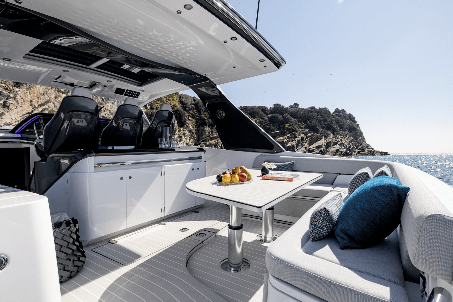 Slide: The Image of Azimut Verve 42 2024 - 7