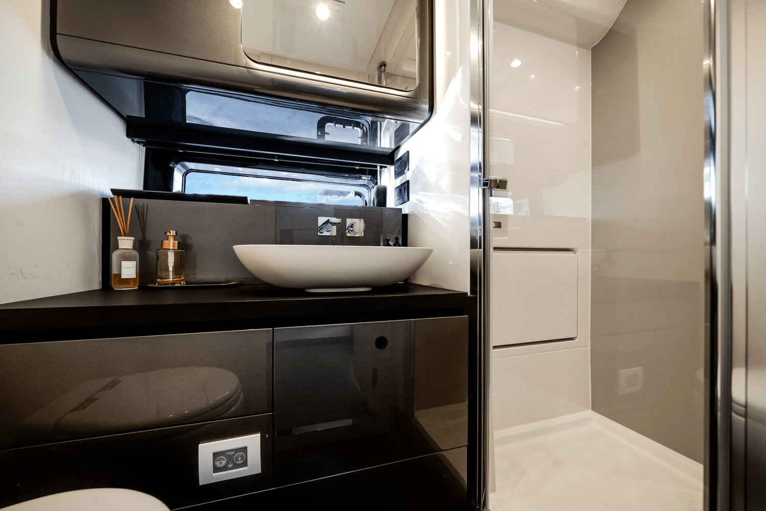 Slide: The Image of Azimut Verve 47 2021 - 40
