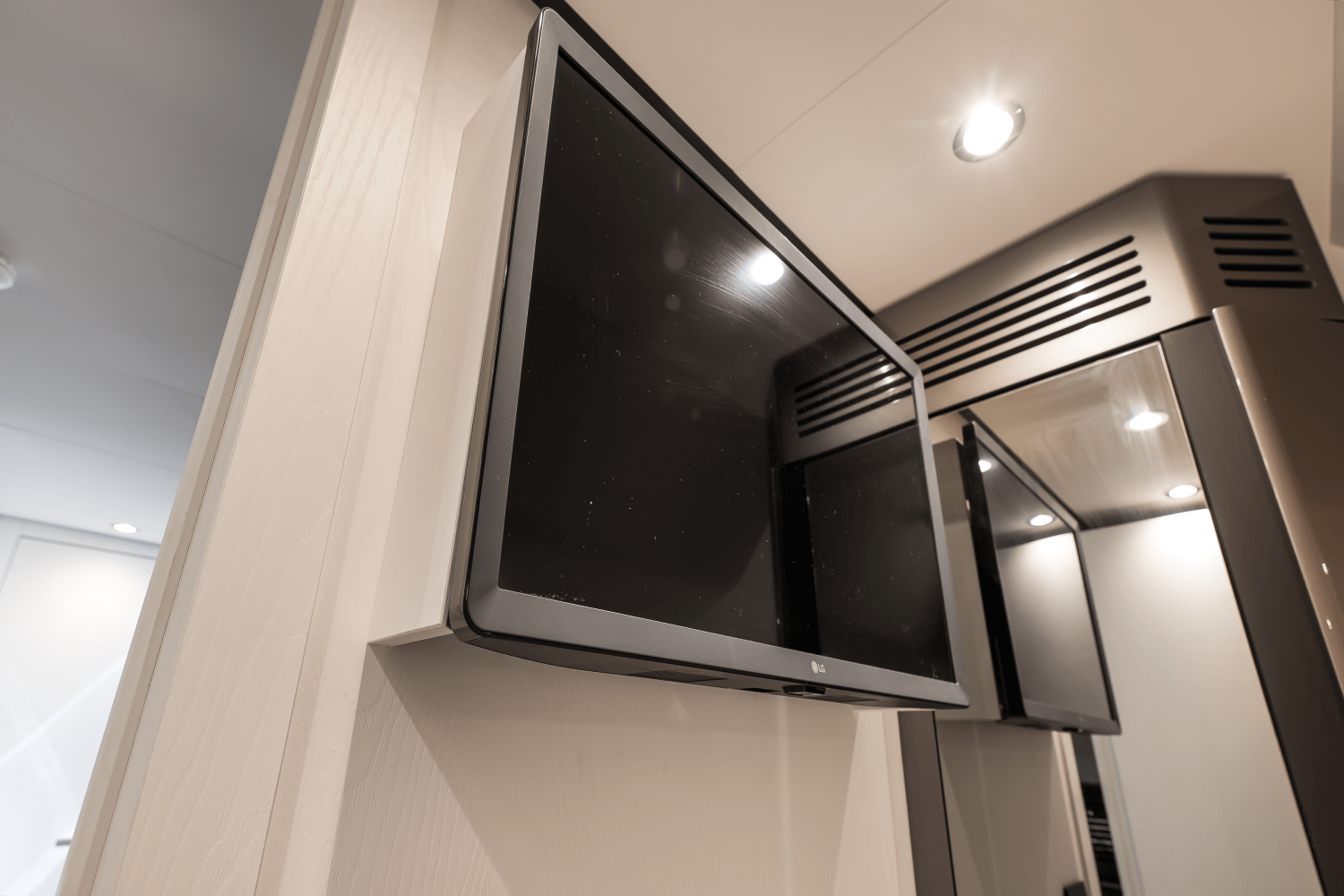 Slide: The Image of Azimut Verve 48 2024 - 63