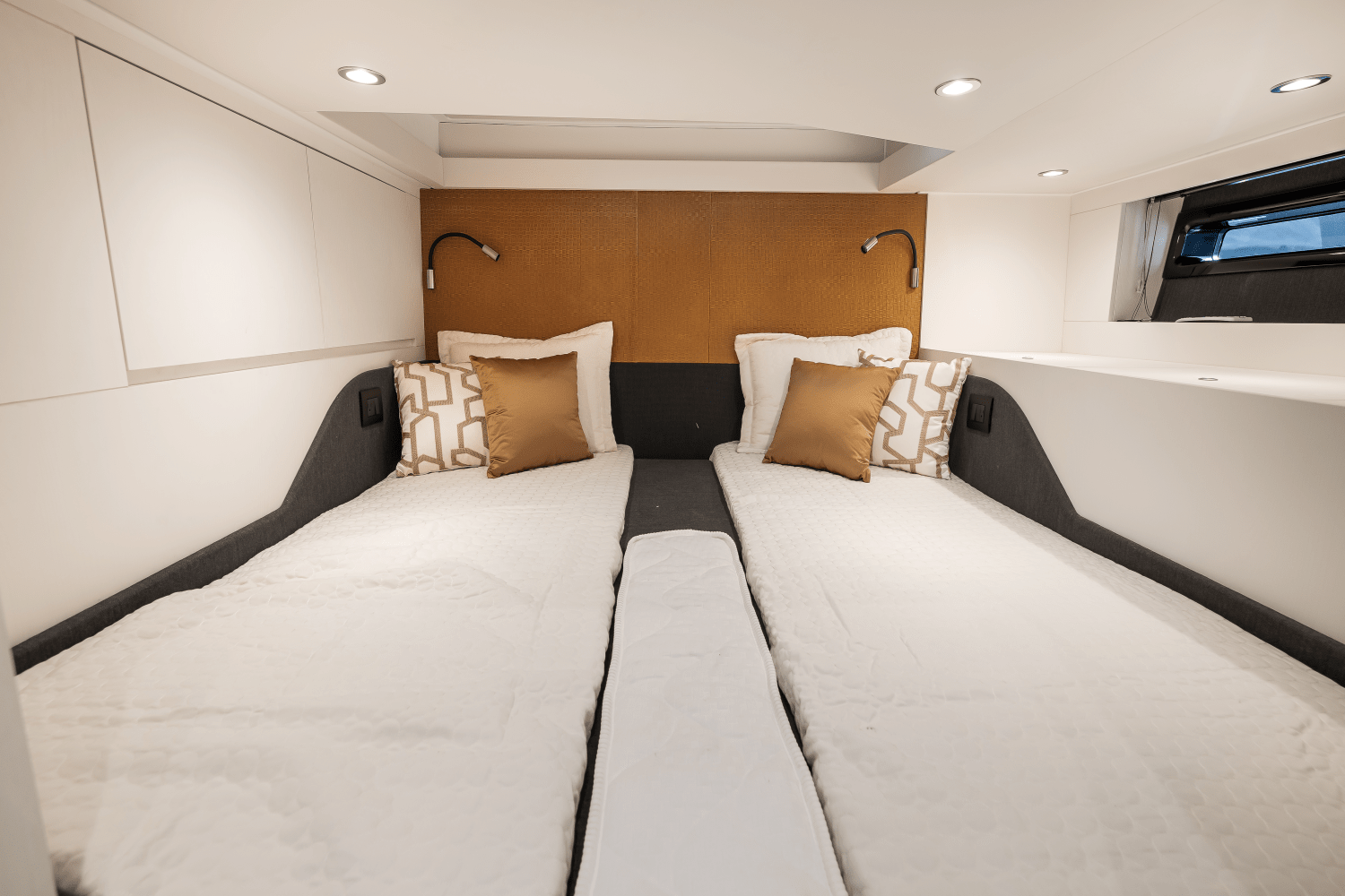 Slide: The Image of Azimut Verve 48 2024 - 65