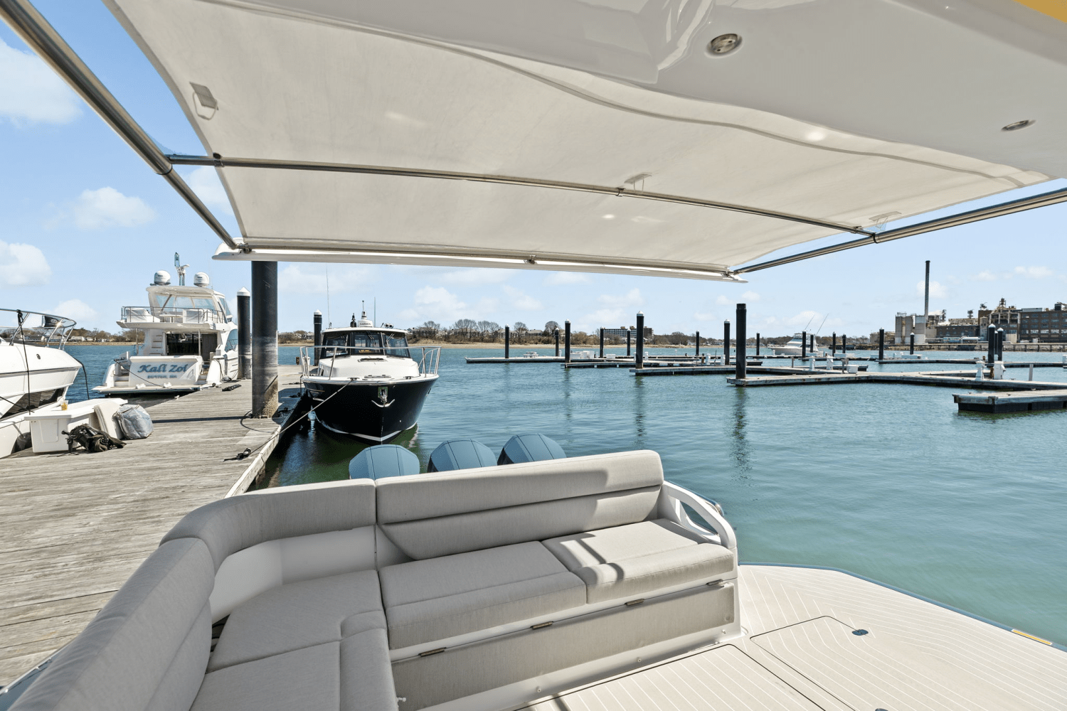Slide: The Image of Azimut Verve 48 2025 - 10