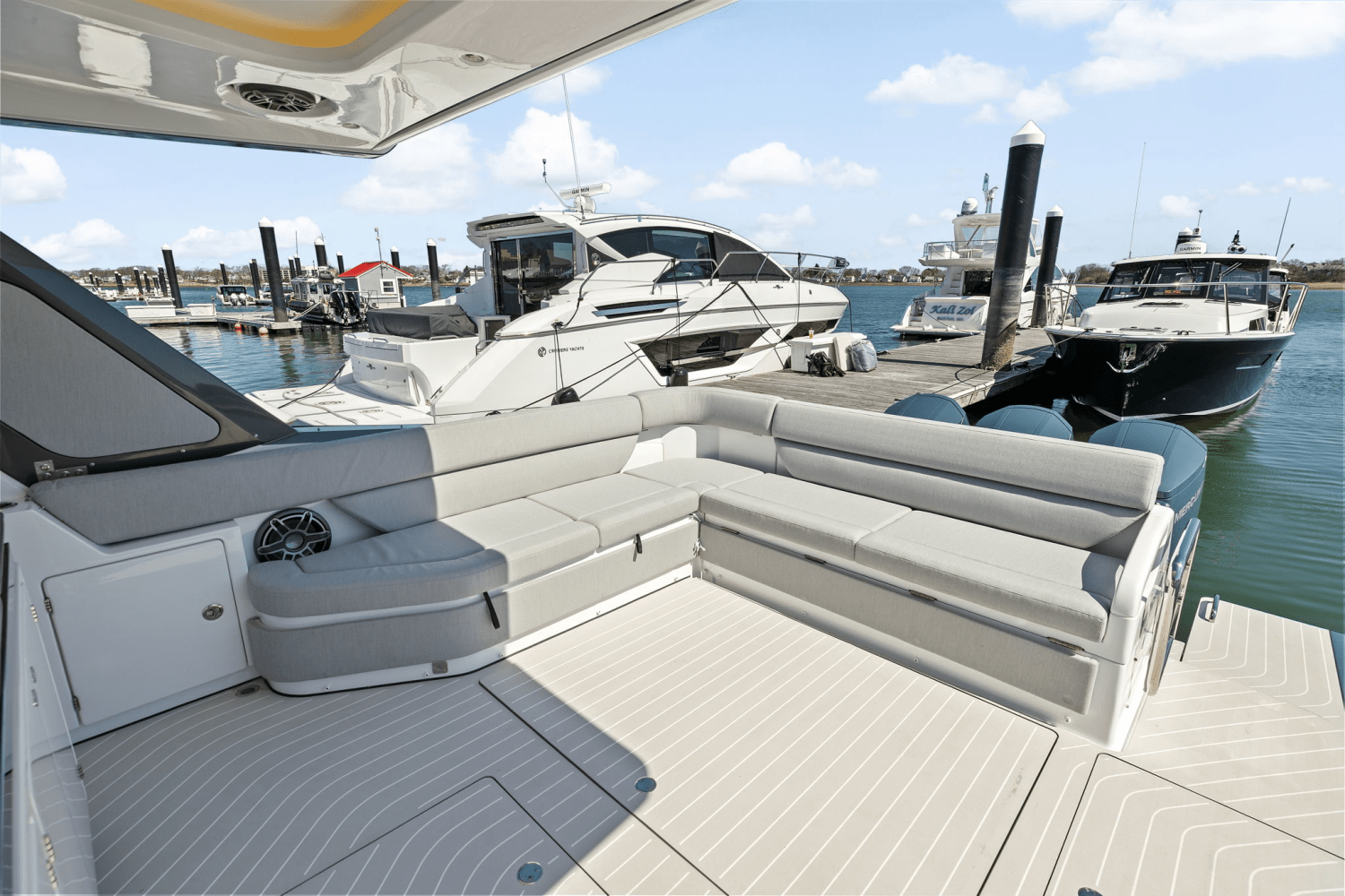 Slide: The Image of Azimut Verve 48 2025 - 12