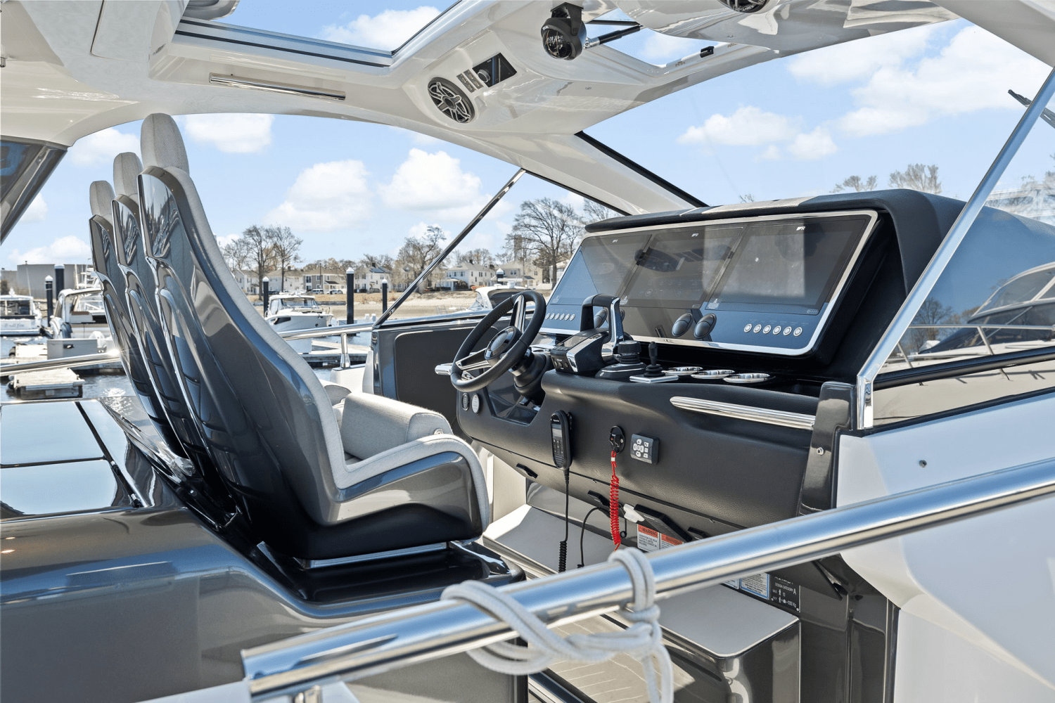 Slide: The Image of Azimut Verve 48 2025 - 23