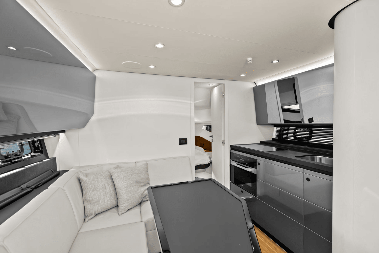 Slide: The Image of Azimut Verve 48 2025 - 35