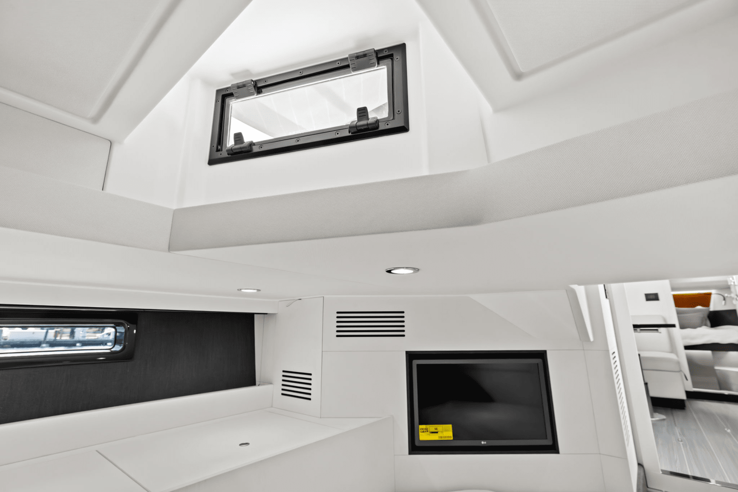 Slide: The Image of Azimut Verve 48 2025 - 51