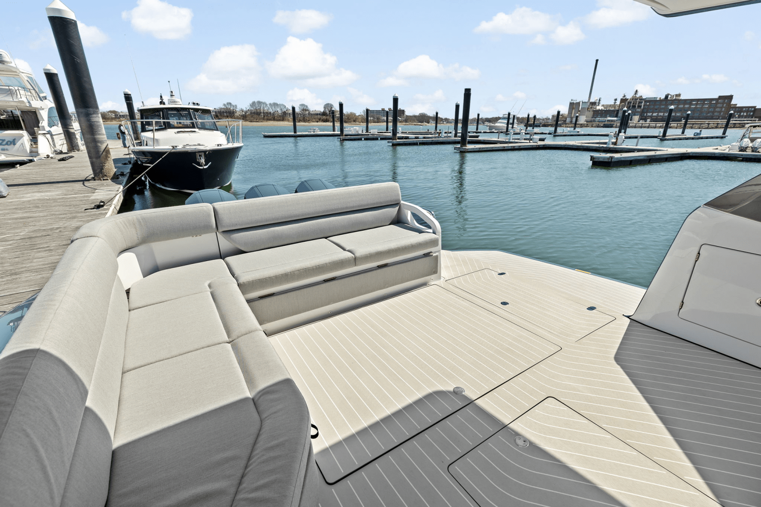 Slide: The Image of Azimut Verve 48 2025 - 8