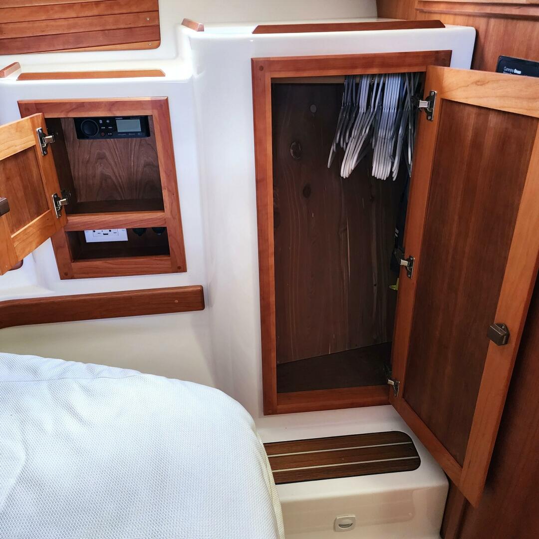 Slide: The Image of Back Cove 34O 2020 - 5428530