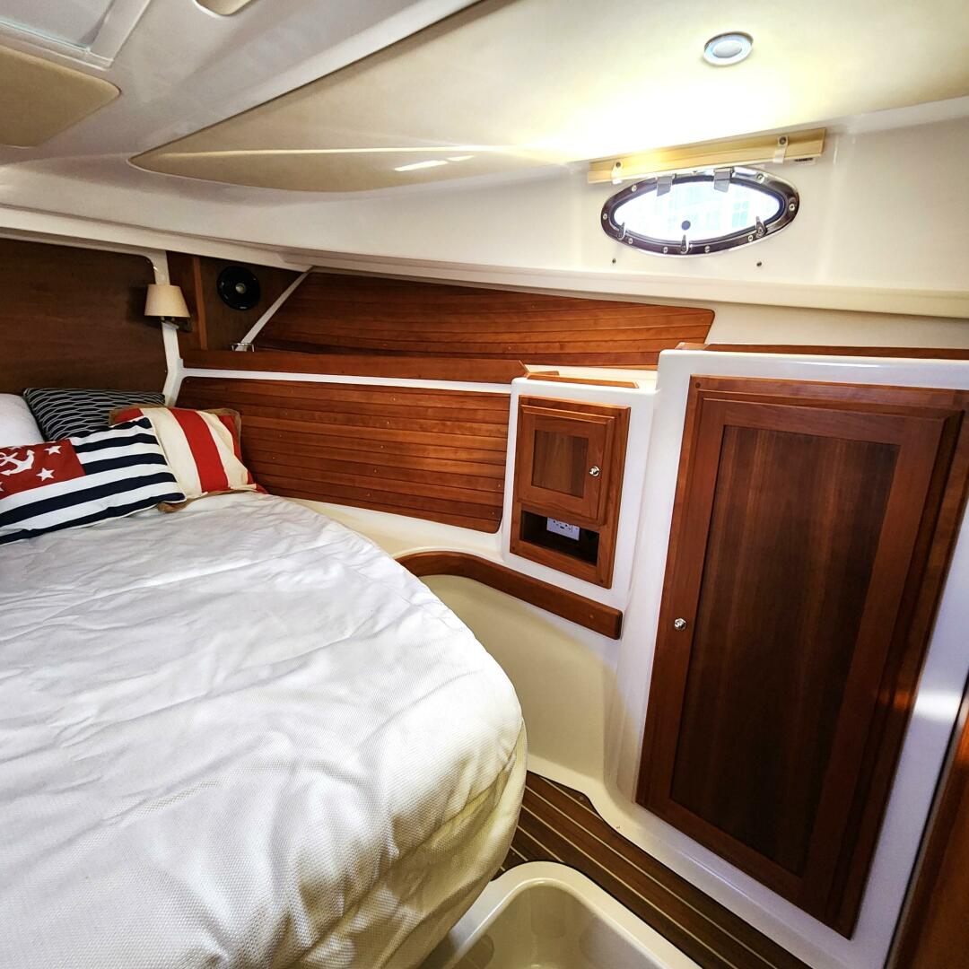 Slide: The Image of Back Cove 34O 2020 - 5428536