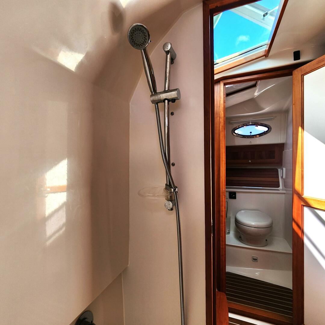 Slide: The Image of Back Cove 34O 2020 - 5428543