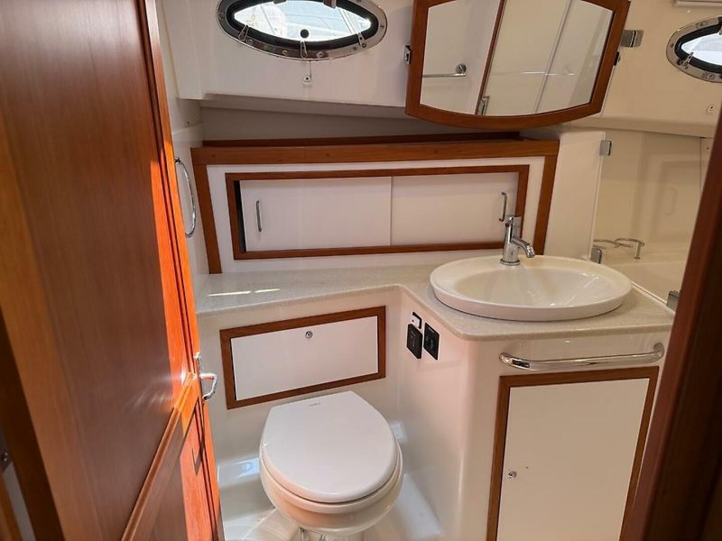 Slide: The Image of 0005225104 - 5441507