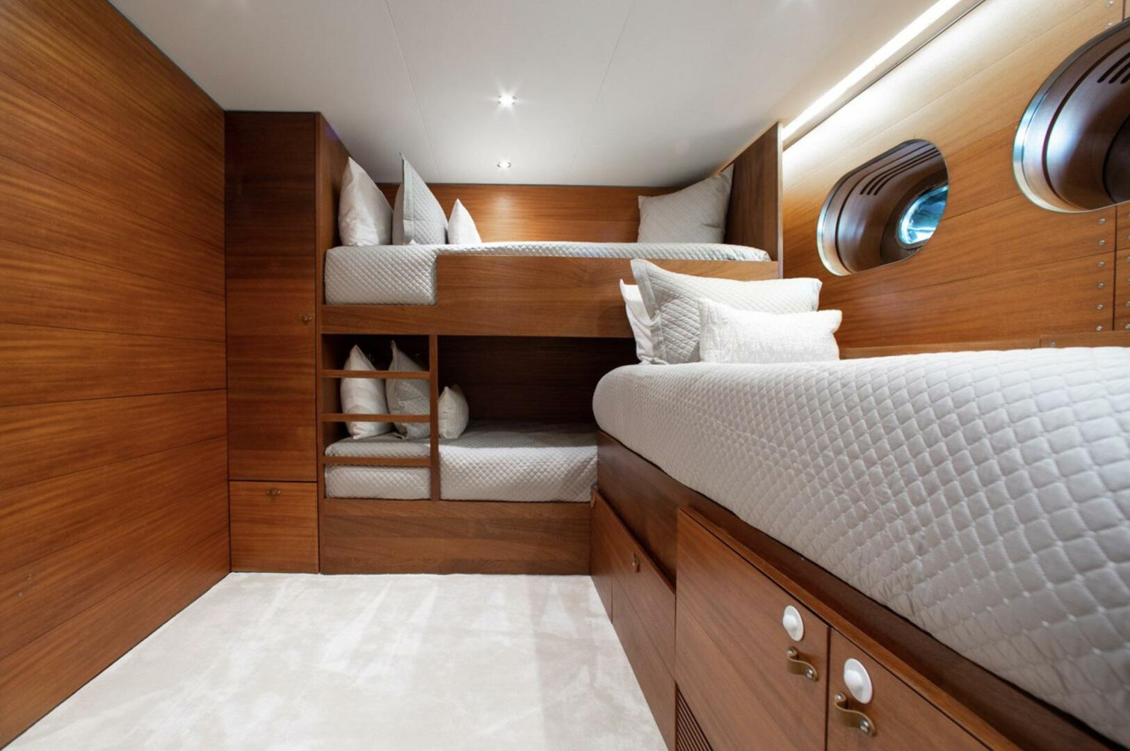 Slide: The Image of Baglietto 41M 1999 - 5256986