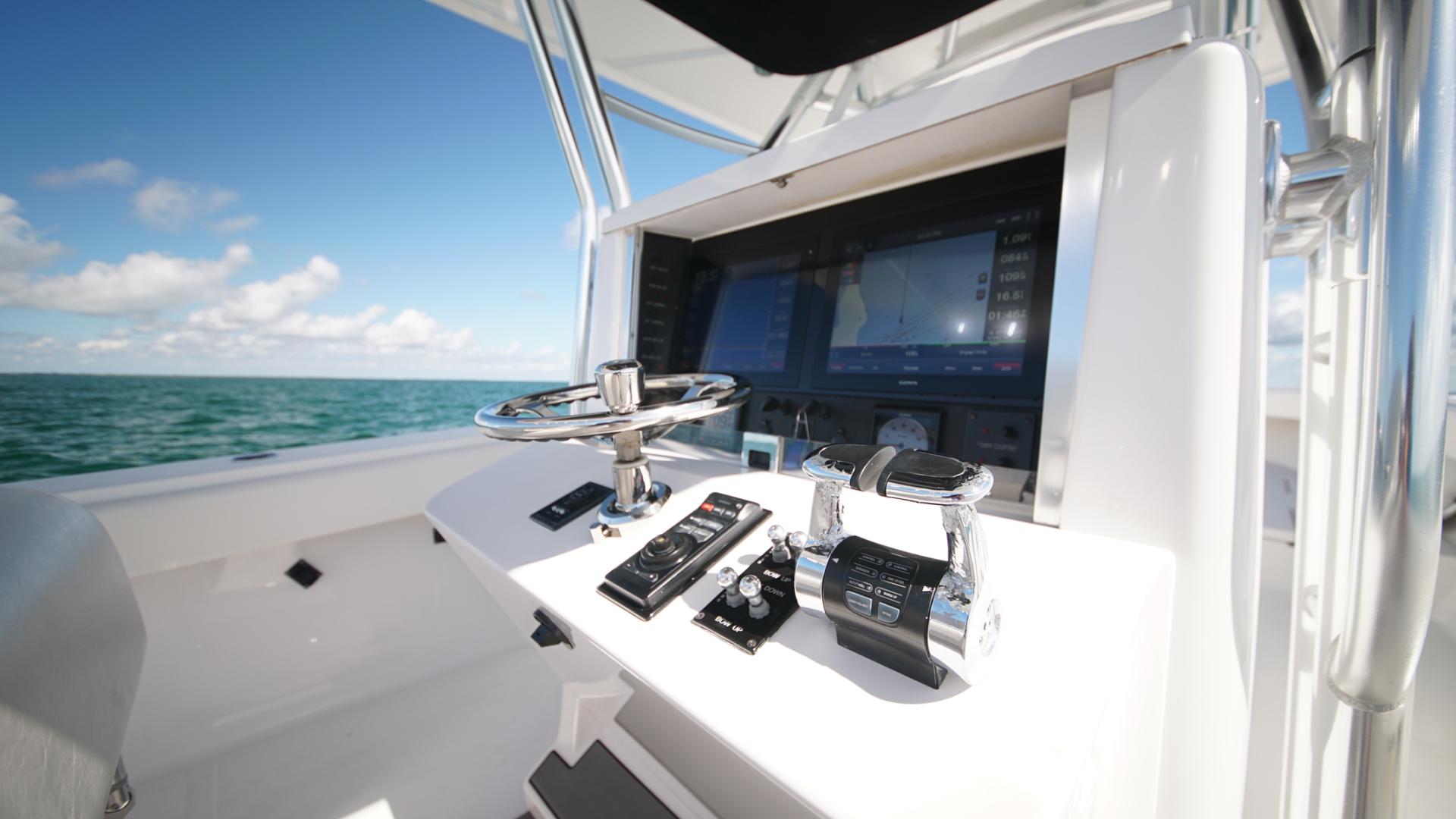 Slide: The Image of 2014 41 Bahama CC Helm - 1269905