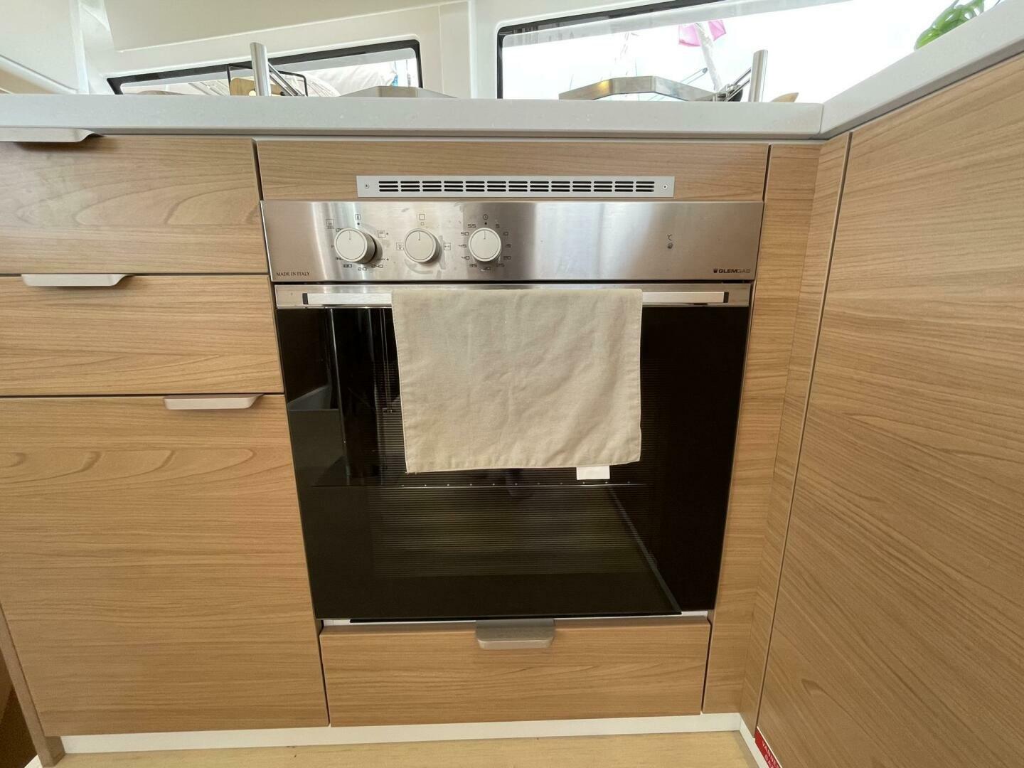 Slide: The Image of Bali 4.4 Oven - 5239003