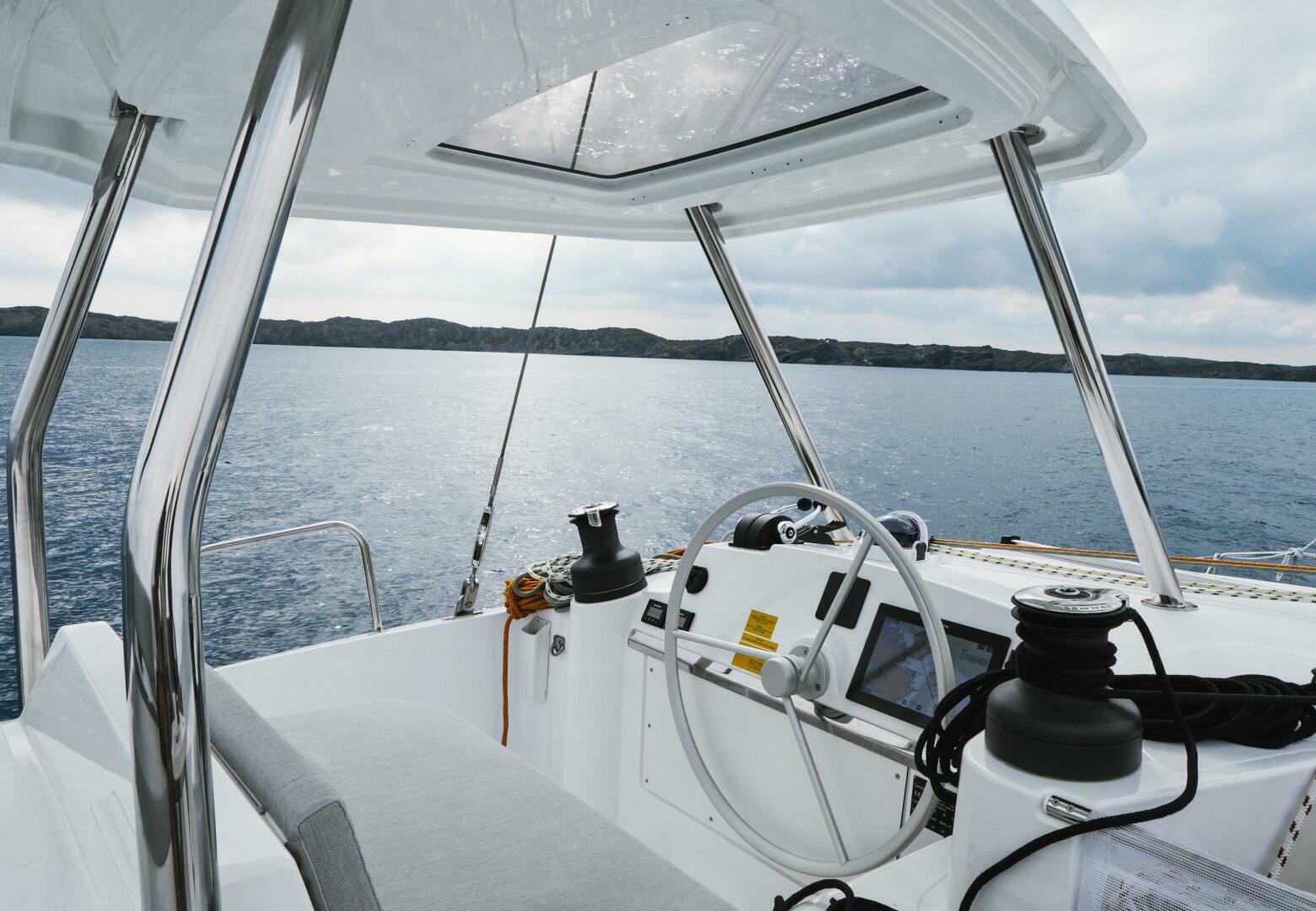 Slide: The Image of Bali 4.4 Flybridge Helm Station - 5238980