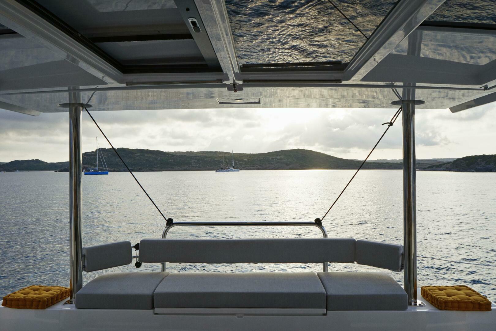 Slide: The Image of Bali 4.4 Cockpit Bench - 5238972