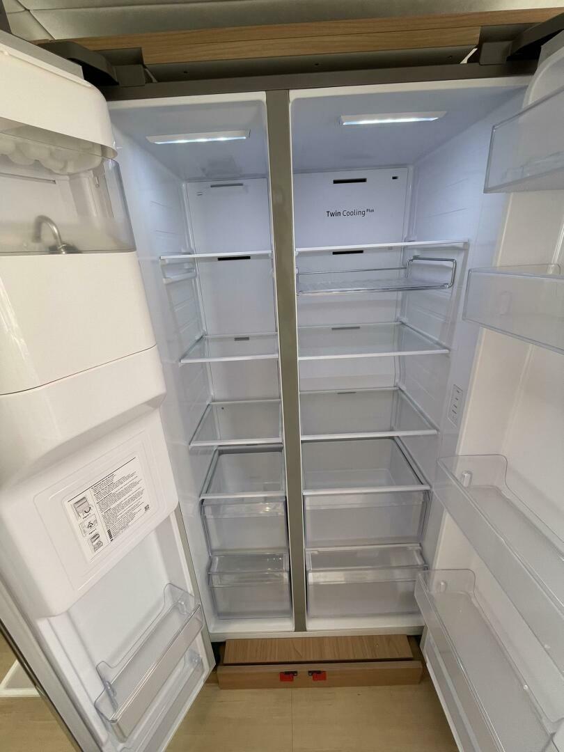 Slide: The Image of Bali 4.4 American Fridge 2 - 5238968