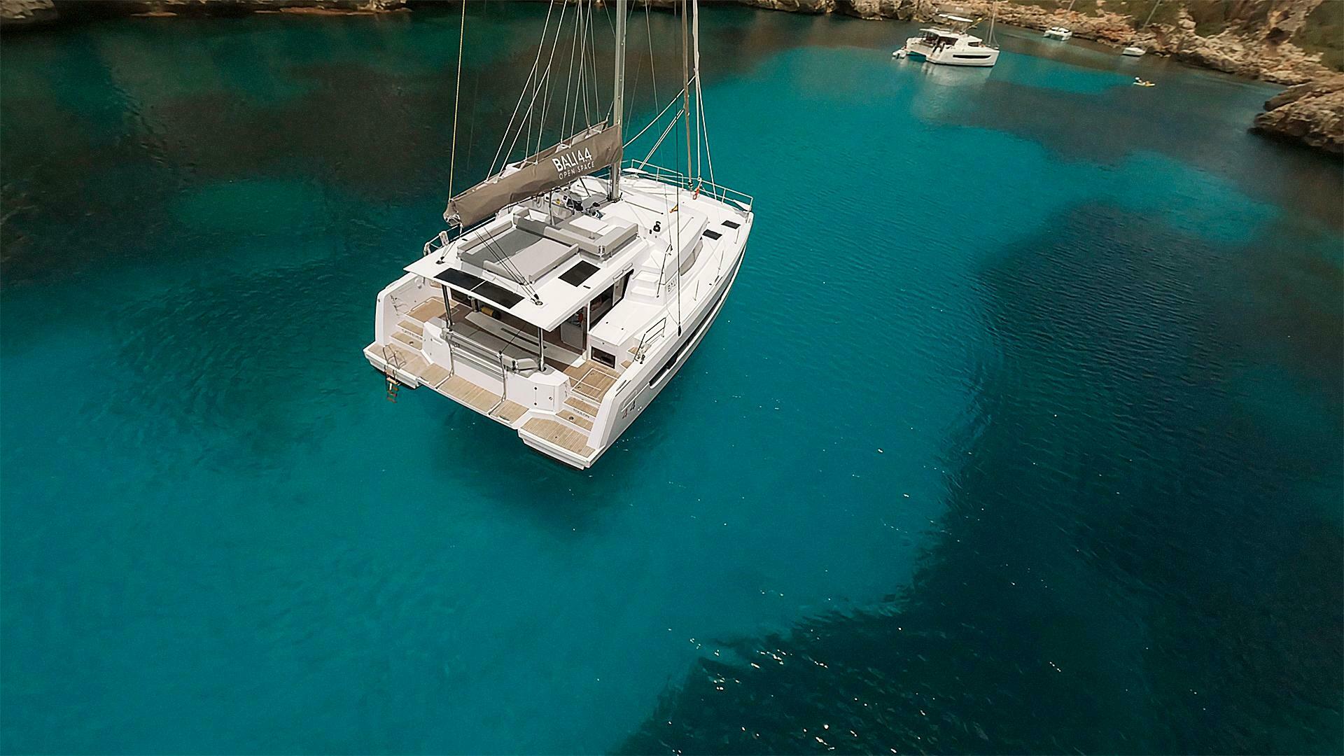 Slide: The Image of Bali 4.4 At Anchor - 5238969