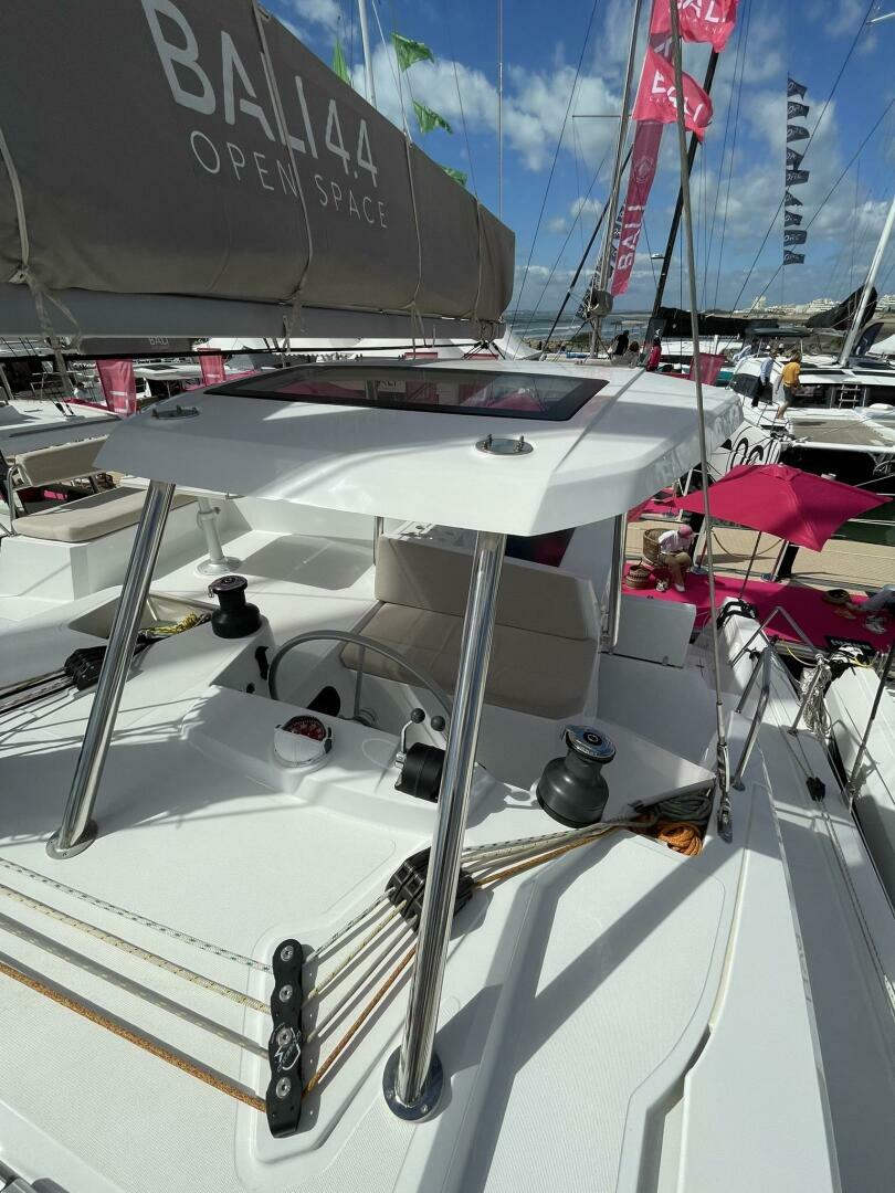 Slide: The Image of Bali 4.4 Helm Station 1 - 5238990