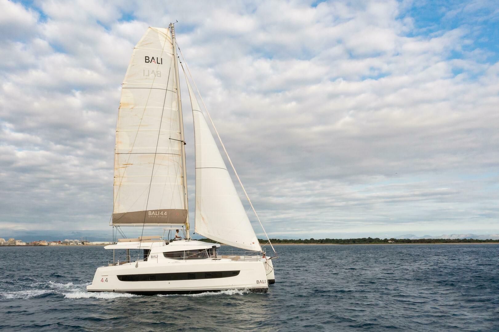 Slide: The Image of Bali 4.4 Solent - 5239015