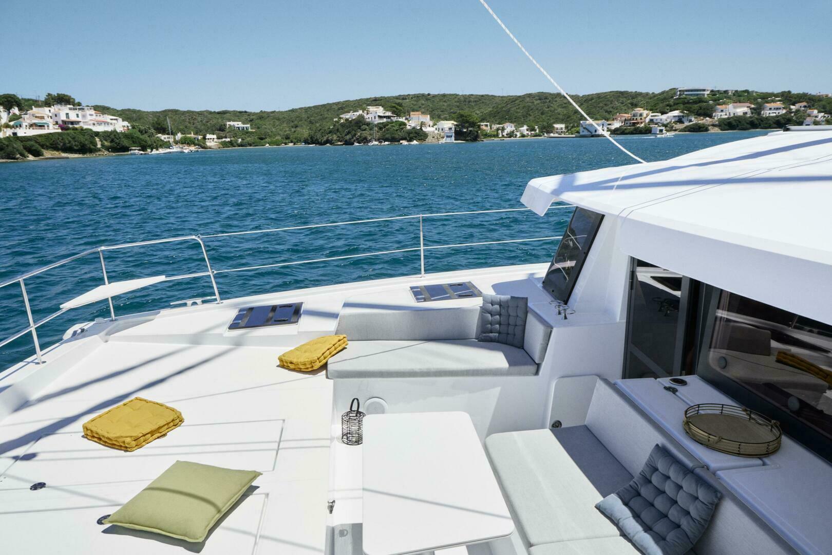 Slide: The Image of Bali 4.4 Solid Foredeck Lounge - 5239018