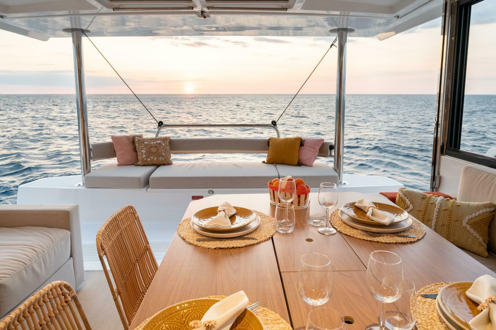 Slide: The Image of Bali 4.4 Dining Table 2 - 5238977