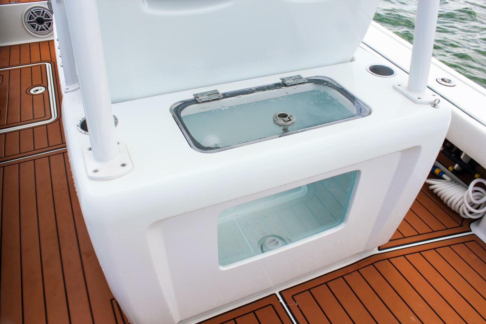 Slide: The Image of 2018 Barker Boatworks 26 -Livewell - 5529159