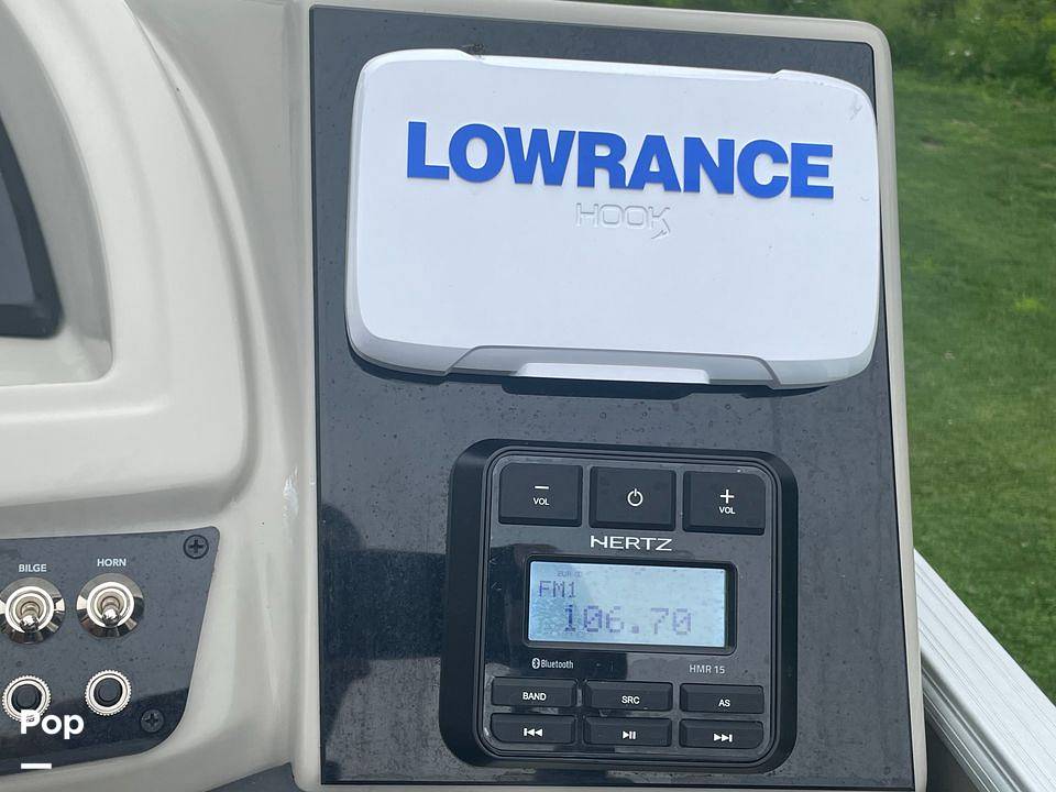 Slide: The Image of Lowrance Hook 5 Fishfinder/gps/chartplotter - 14445853