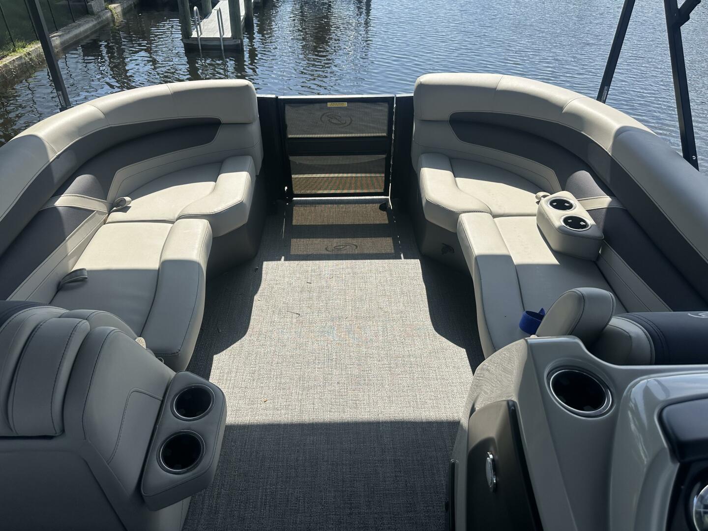 Slide: The Image of Barletta Cabrio C24UE Coastal Edition 2023 - 5350991