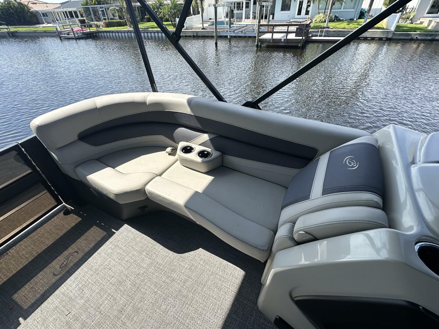 Slide: The Image of Barletta Cabrio C24UE Coastal Edition 2023 - 5350993