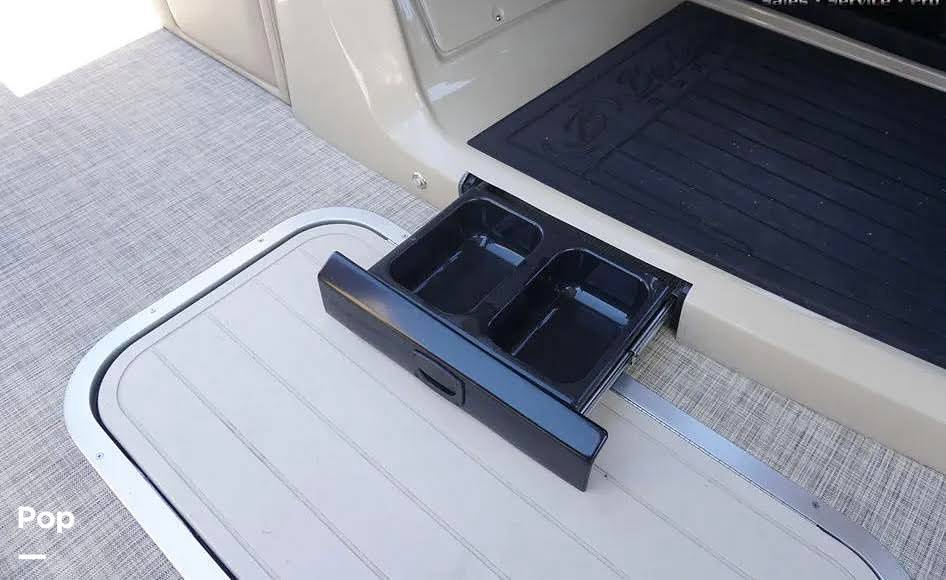 Slide: The Image of Barletta L25QSS Blackout Edition (Lusso Luxury Coastal) 2019 - 31